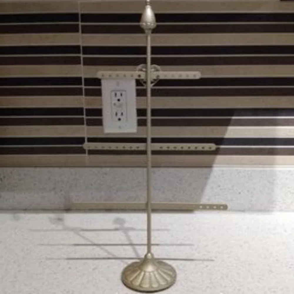 Modern Glam Earring Stand Holder Silver Jewelry Storage Holds Up to 46 Earrings